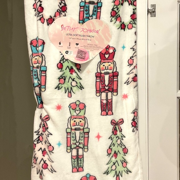 Betsey Johnson 🎁Nutcracker Christmas Tree Soft Plush Throw Blanket 50x70 NWT - Picture 2 of 5